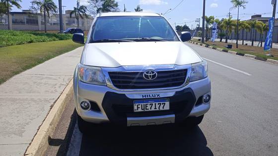 TOYOTA HILUX 2.7 SR 4X2 CD 16V FLEX 4P AUTOMÁTICO